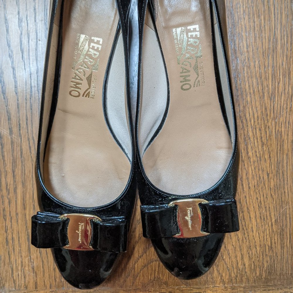 Salvatore Ferragamo low heel leather Vara Pump